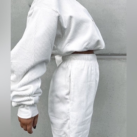 Sisters and Seekers Terminal 2 Sweatsuit - Picture 5 of 6